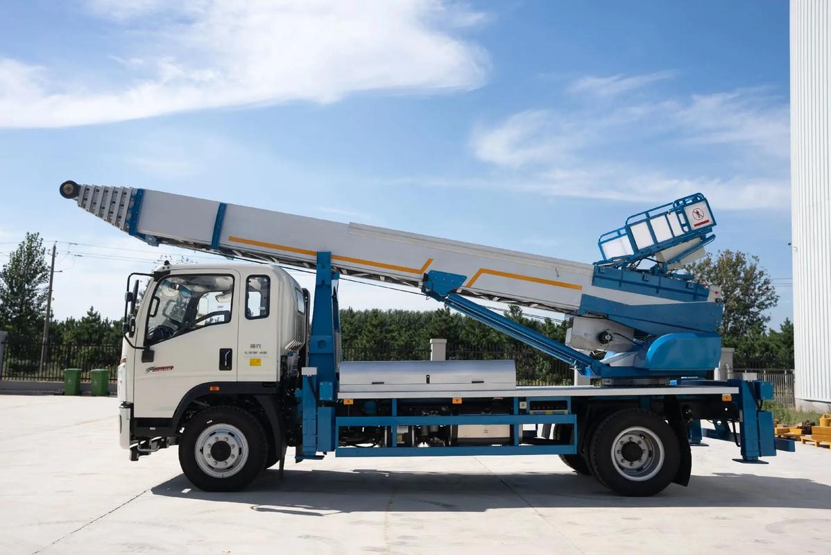 双流云梯上料车租赁费用