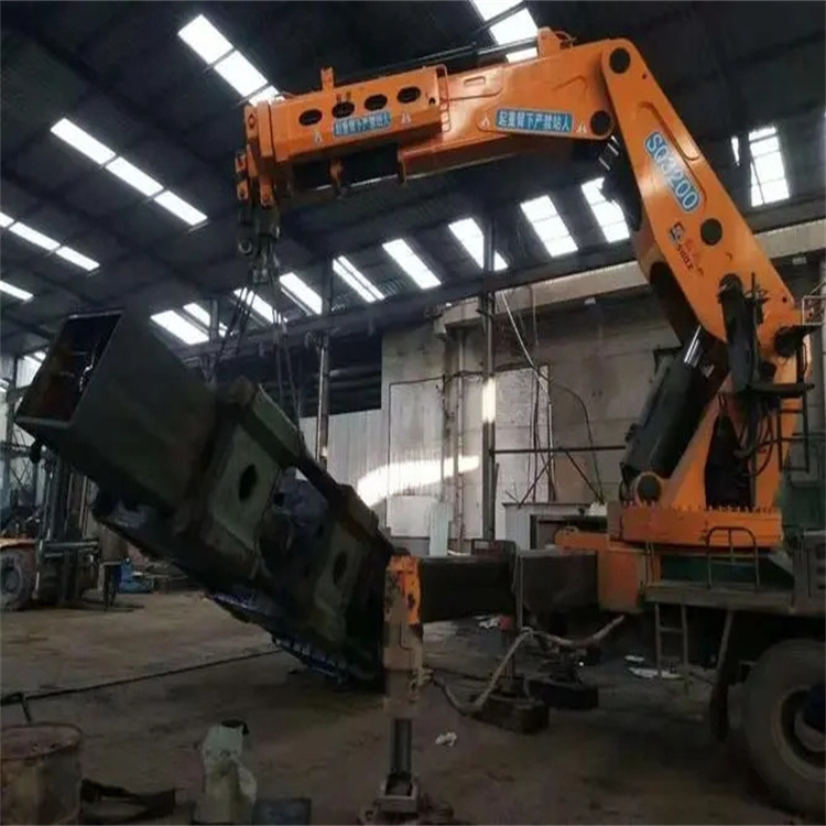 双流130吨折臂吊车出租吊机租赁附近电话